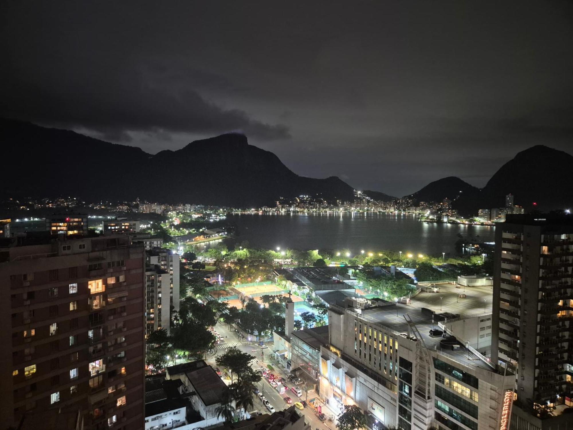 Apartamento Leblon - Apto Rio Design 08 *